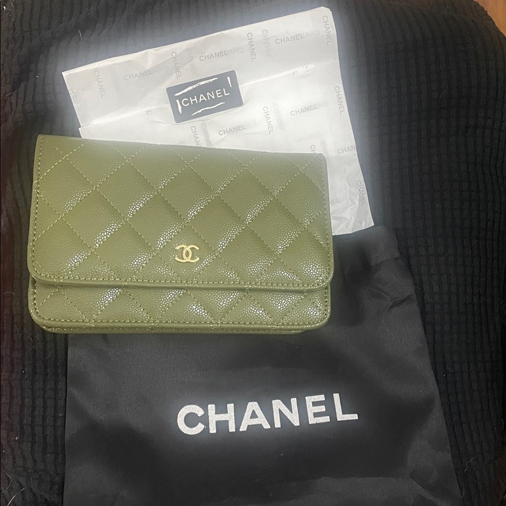🥑 GREEN, GRAY OR LAVENDER soft quilted Crossbody Bag Wallet on braided chain - Picture 5 of 8
